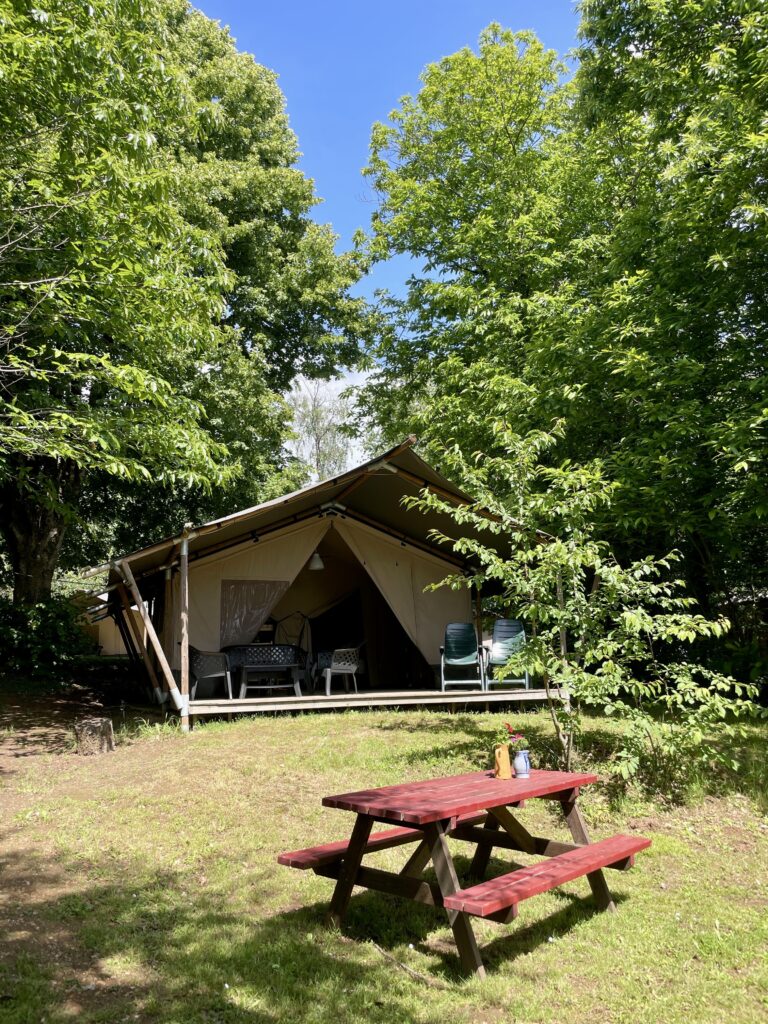Luxe safari tent in de natuur
