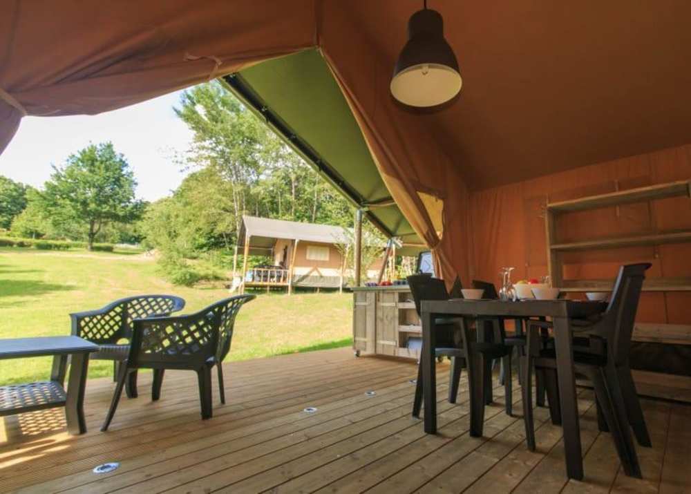 Luxe safari tent in de natuur